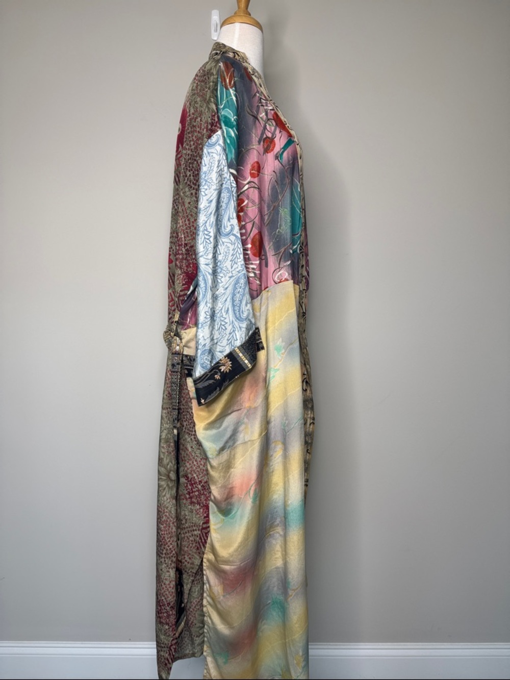 Patchwork Kimono Robe with Floral Prints Size XL Comfy Oversized w/ Pockets - Picture 4 of 9